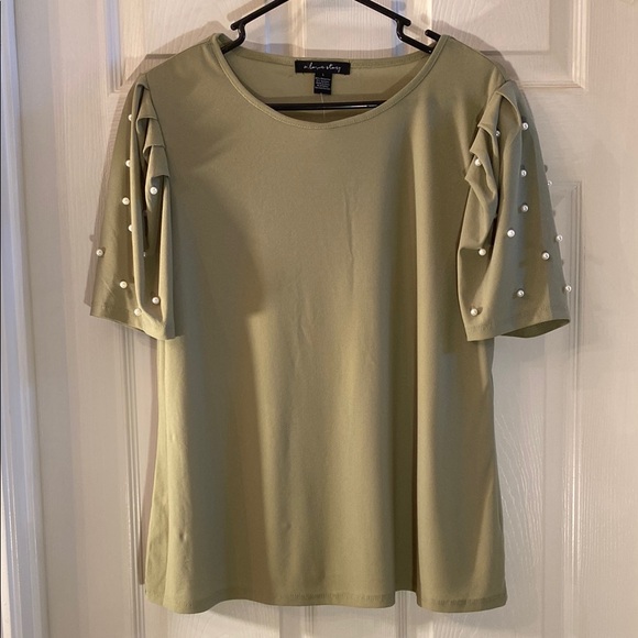 A Love Story Green Pearl Embellished Blouse - Picture 3 of 13